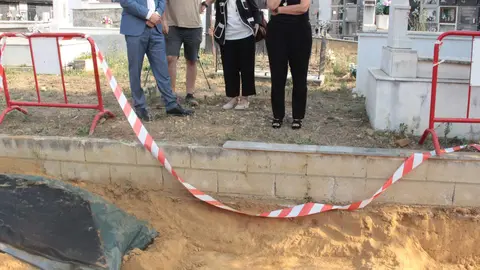 Exhumaci&oacute;n en el cementerio de Fuentesnuevas