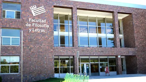 Facultad de Filosof&iacute;a y Letras de la ULE
