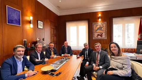 Reuni&oacute;n de preparaci&oacute;n de la misi&oacute;n comercial a Catar (foto de archivo)