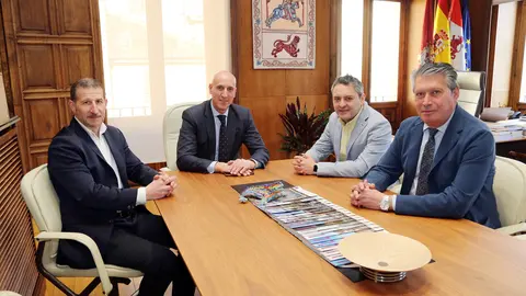 Reuni&oacute;n mantenida entre representantes del CEL y Jos&eacute; Antonio Diez