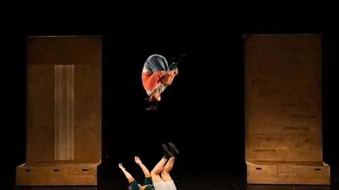 NUYE Circo Contempor&aacute;neo en Le&oacute;n @filo_menichetti