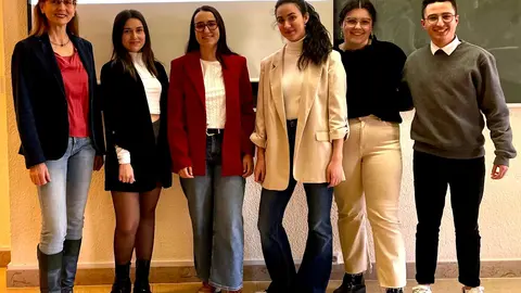 Ana I. Moreno, Estela Celada Fern&aacute;ndez, Elena Guti&eacute;rrez Velilla, Julia Mar&iacute;a Izquierdo Lorenzana, Marina Torre G&oacute;mez y Daniel Prieto P&eacute;rez