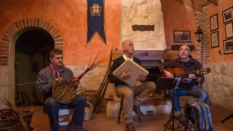 Romanza y mimbre, m&uacute;sica folk
