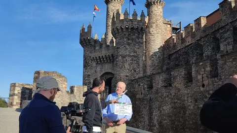 Rodaje de 'Espa&ntilde;a al descubierto'producida por Discovery Channel, y en la que expertos e historiadores narran la fascinante historia del Castillo de Ponferrada