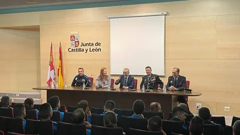 Curso de Gu&iacute;as caninos y adiestramiento de perros detectores pasivos de drogas y sustancias estupefacientes