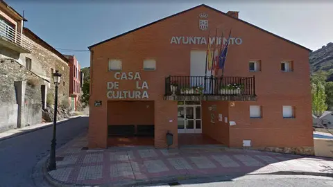 Fachada Ayuntamiento Puente de Domingo Fl&oacute;rez