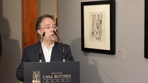 Luis Fe&aacute;s comisario de la Exposici&oacute;n 'El Paso: Signo de una &Eacute;poca' en el Museo Casa Botines de Le&oacute;n