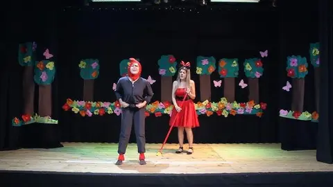 La vendedora de Cuentos  de Teatro Arbol&eacute;