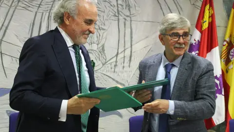 Satisfacci&oacute;n tras la firma del acuerdo entre La ULE y REOLUM  por el desarrollo sostenible y futuros proyectos de investigaci&oacute;n