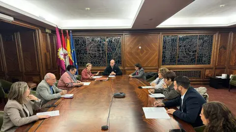 El Ayuntamiento de Le&oacute;n Renueva el Convenio con Autismo Le&oacute;n y Aprueba Bases para el Carnaval 2024