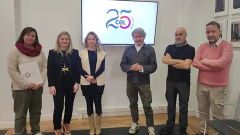 De izda. a dcha.: Sandra Santos, Gemma Garc&iacute;a, Marga Carnero, Jes&uacute;s Riol, Mauricio Pe&ntilde;a y
Ramiro L&oacute;pez, miembros del jurado