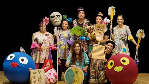 "Isla Maravillas" por Armadanzas en Casa de Cultura, Villama&ntilde;&aacute;n