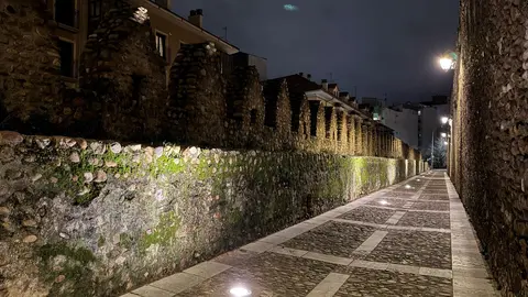 Iluminaci&oacute;n cercas medievales Le&oacute;n