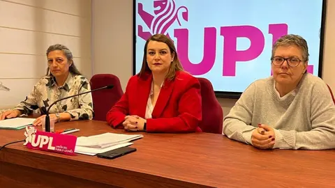La secretaria de Educaci&oacute;n de UPL, Sheila Fern&aacute;ndez, ha denunciado p&uacute;blicamente la precaria situaci&oacute;n del Colegio de Educaci&oacute;n Especial Sagrado Coraz&oacute;n de Le&oacute;n, acompa&ntilde;ada por la presidenta del AMPA, Cristina Cao Rodr&iacute;guez, y su secretaria, Amadora Ferrero Nogal.