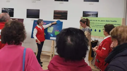 Cruz Roja inaugura en Sahag&uacute;n la exposici&oacute;n interactiva &ldquo;Mucha Tela&hellip; hilando un futuro sostenible&rdquo;
