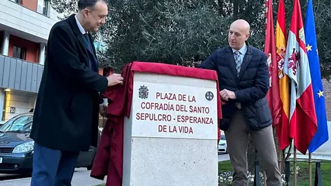 La Cofrad&iacute;a del Santo Sepulcro ya tiene su plaza en Le&oacute;n junto a San Froil&aacute;n