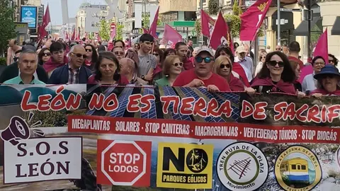 Conceyu Pa&iacute;s Llion&eacute;s re&uacute;ne a cientos de personas en Le&oacute;n el 23 de abril para reivindicar autogobierno y futuro
