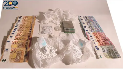 La Polic&iacute;a Nacional desmantela en Le&oacute;n un punto de venta de droga y detiene a una madre y su hijo