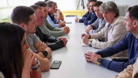 El PSOE de Le&oacute;n recibe a los mineros de Mina Miura y expresa su apoyo a sus reivindicaciones