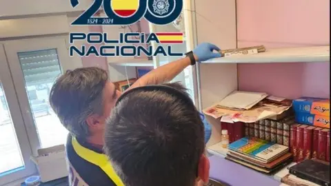 El Grupo TEDAX de la Polic&iacute;a Nacional retira un artefacto explosivo antiguo localizado durante una limpieza en un domicilio particular
