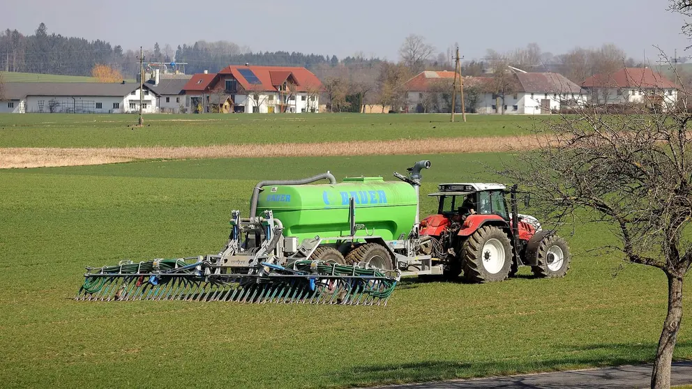 Tareas de fertilizaci&oacute;n agricultura