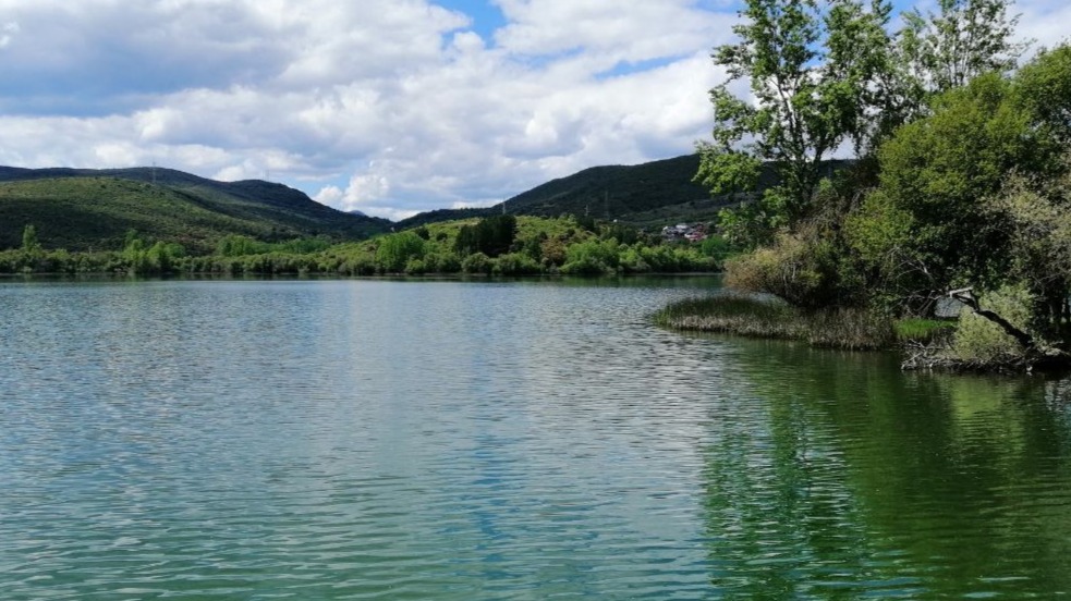 Lago de Carucedo. Foro de: Sapos y Princesas