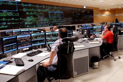 adif-licita-la-instalaci-n-y-mantenimiento-del-videowall-para-el-nuevo
