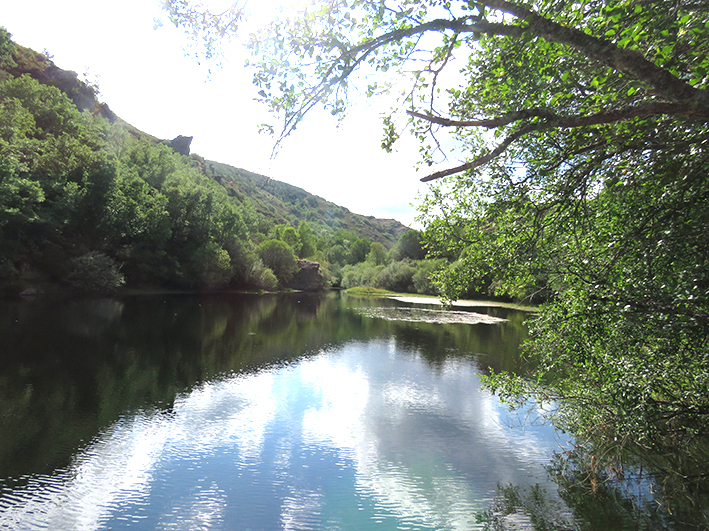 Embalse de Murias de Ponjos, utilizado como trasvase de agua hacia el Pantano de Villameca, en la comarca de La Cepeda.