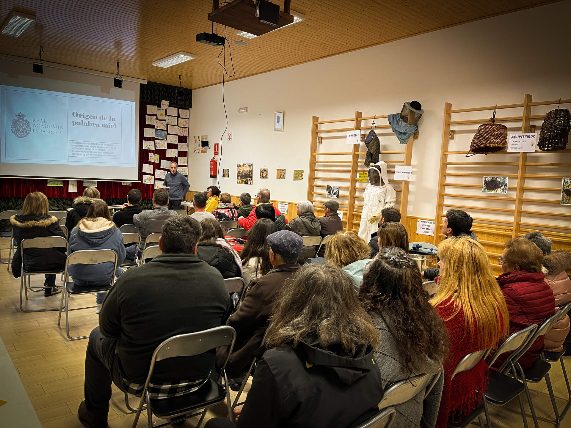 Actos organizados en Filiel con motivo de la II feria de la miel
